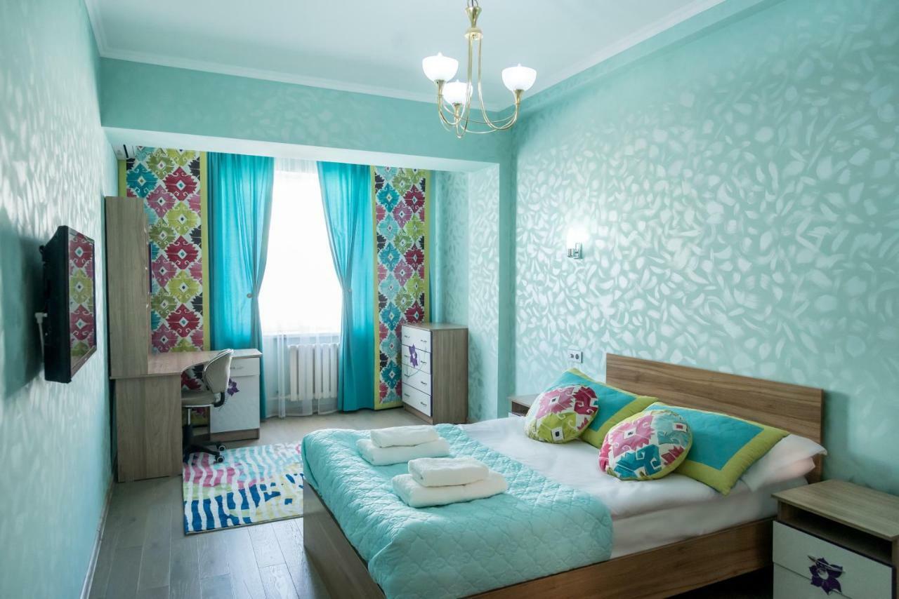 Spacious And Cozy Apartment In Bishkek Center Eksteriør bilde