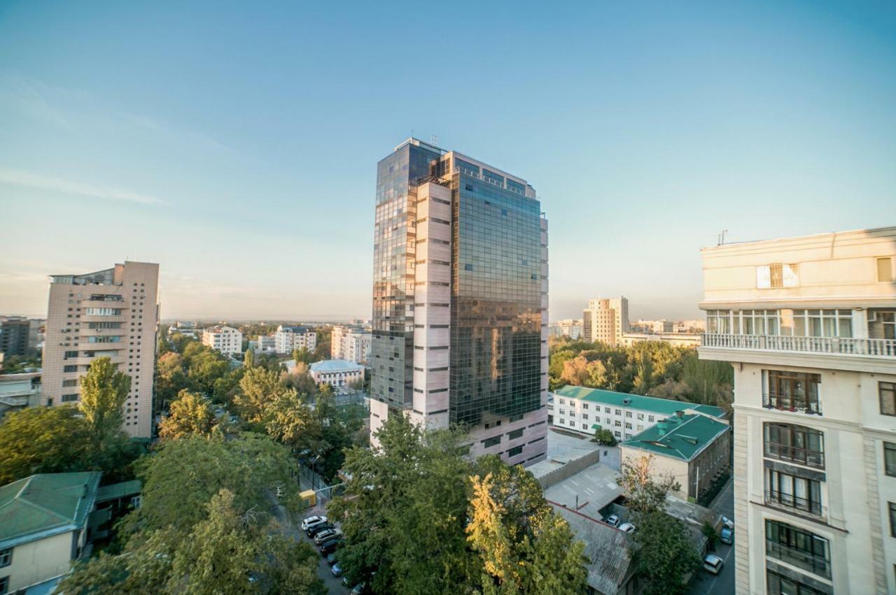 Spacious And Cozy Apartment In Bishkek Center Eksteriør bilde