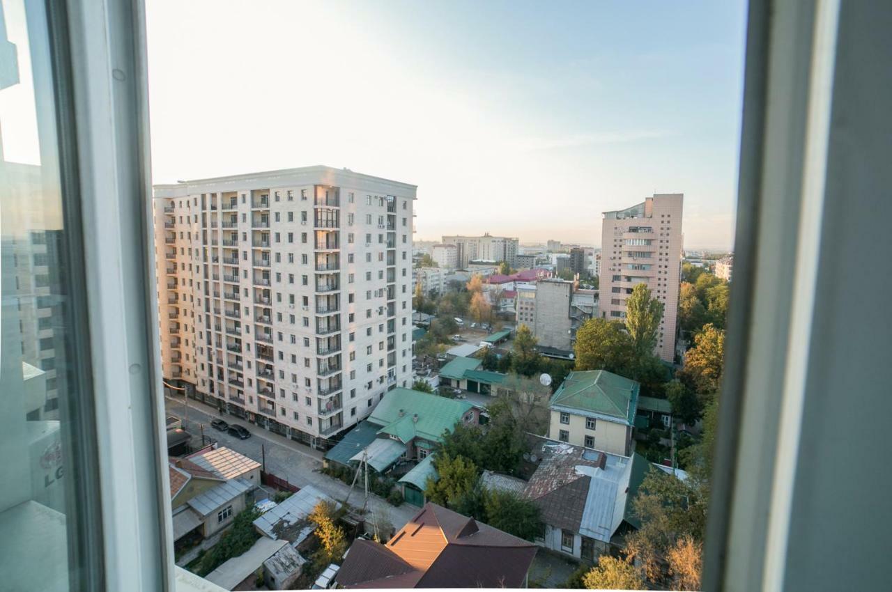 Spacious And Cozy Apartment In Bishkek Center Eksteriør bilde